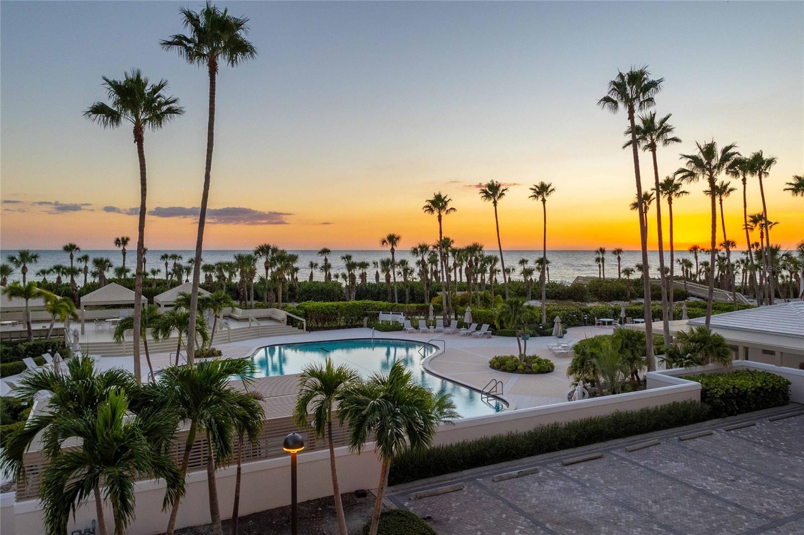 545 SANCTUARY DR #B204