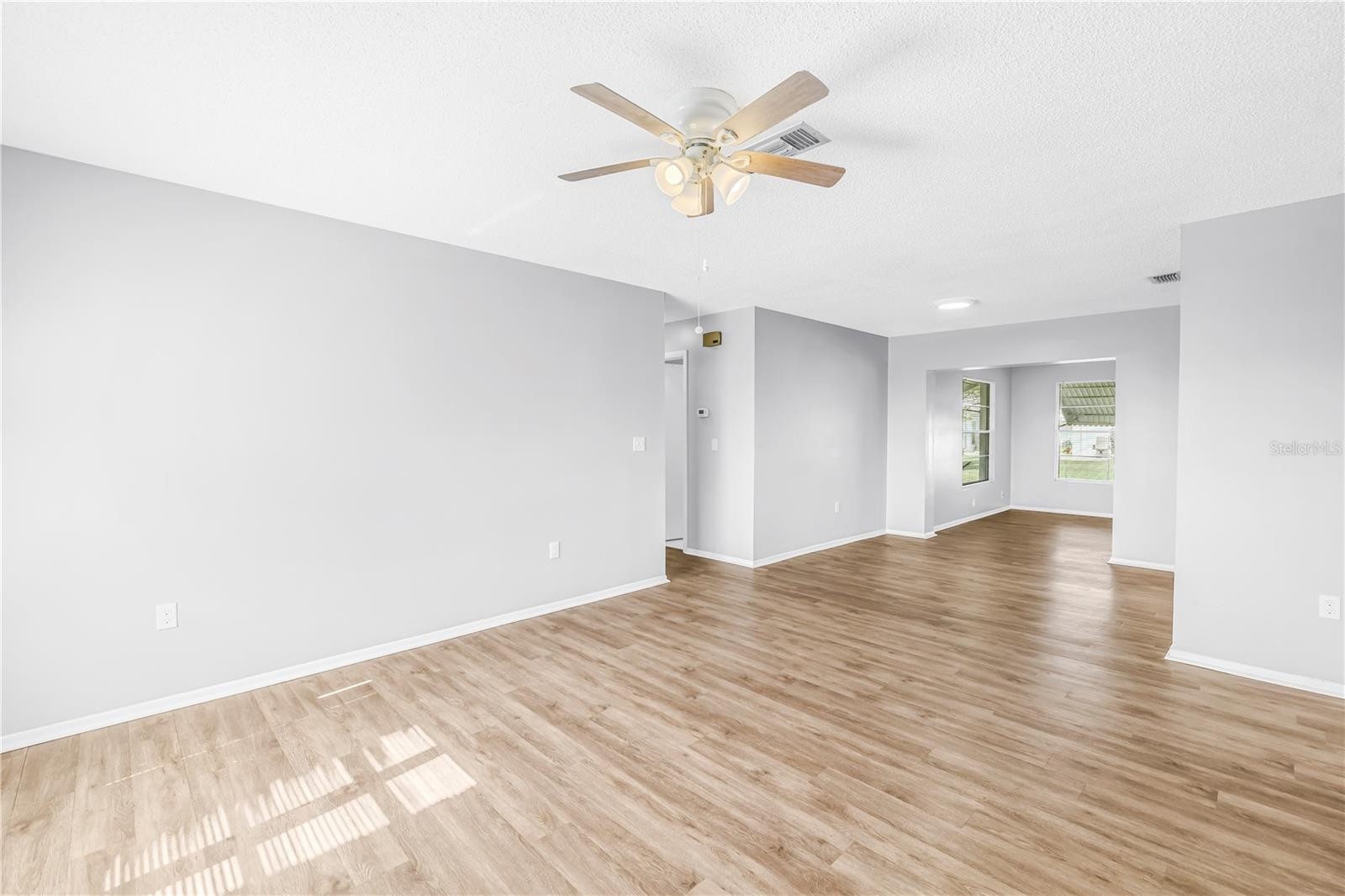 802 BUTTONWOOD DR