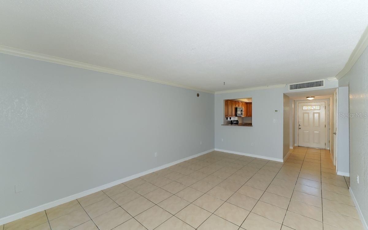 942 LA COSTA CIR #9