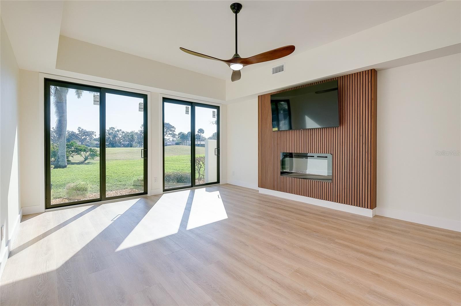 2221 MEADOWLAKE CT #A3