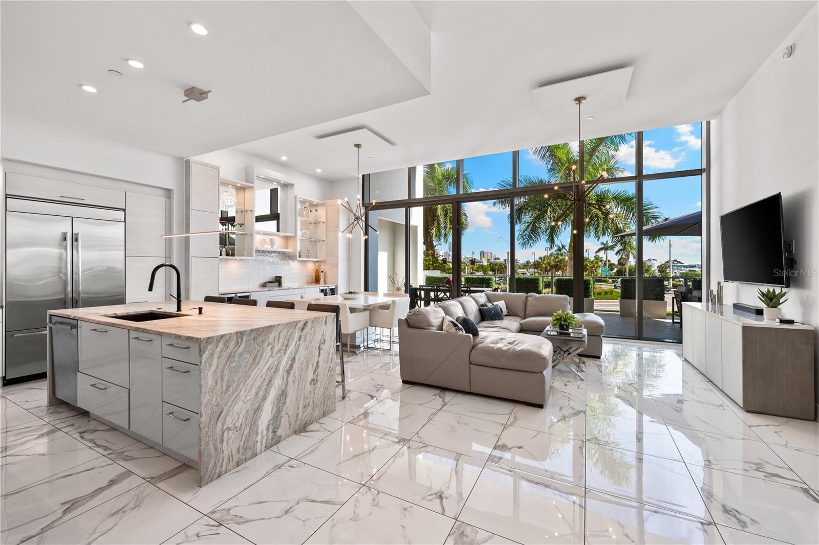 1155 N GULFSTREAM AVE #208