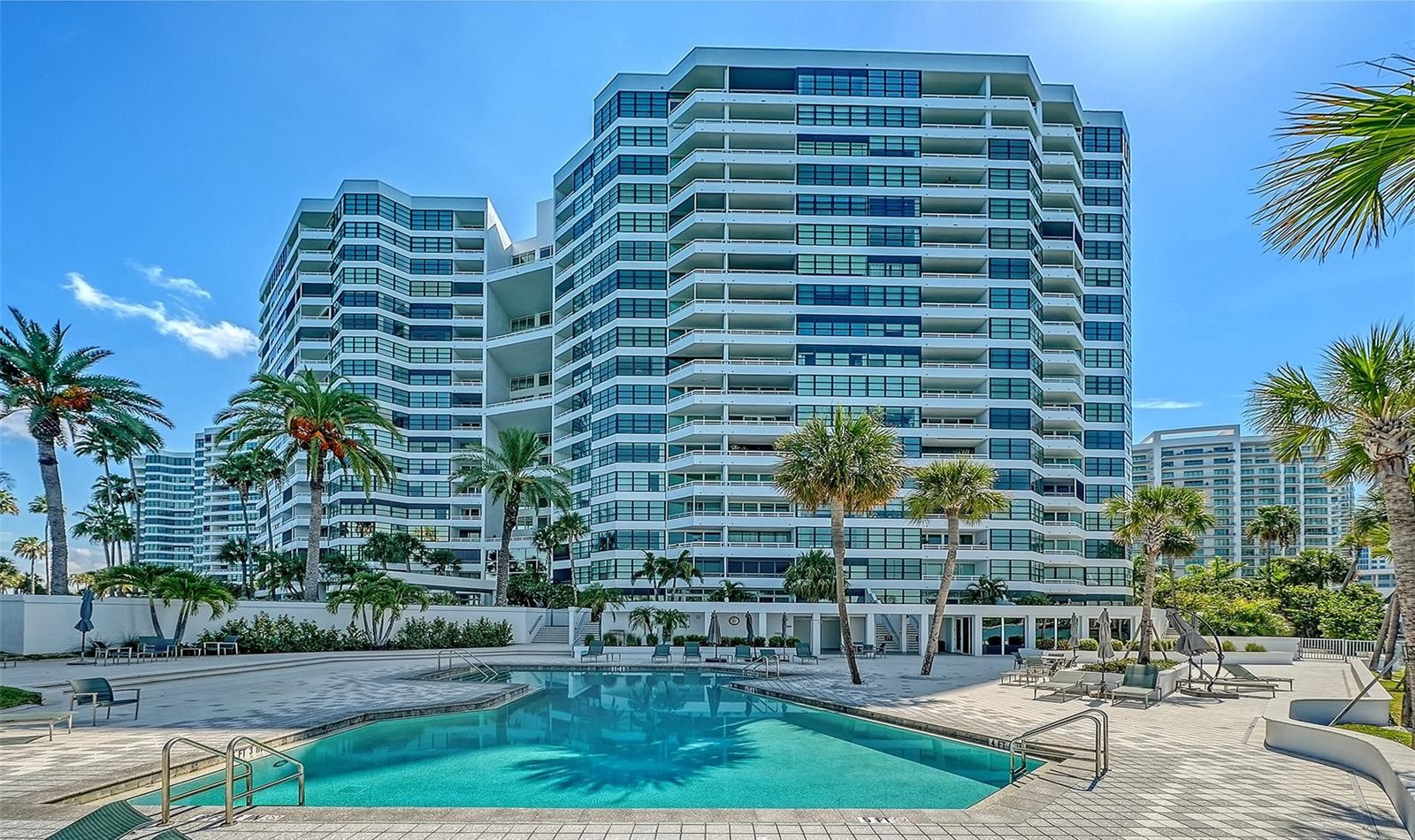 888 BLVD OF THE ARTS #104