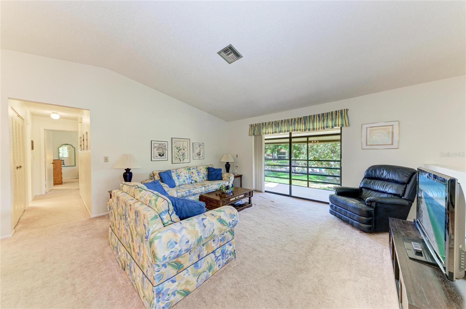 5685 GARDENS DR #5685