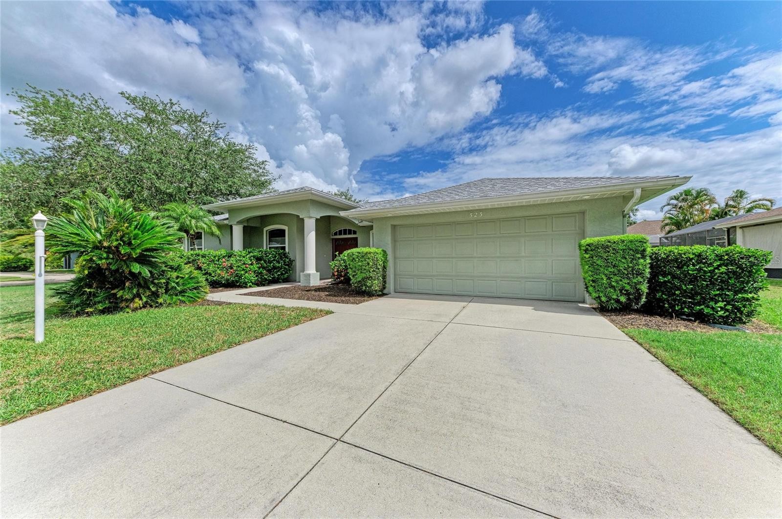 523 OAK BAY DR