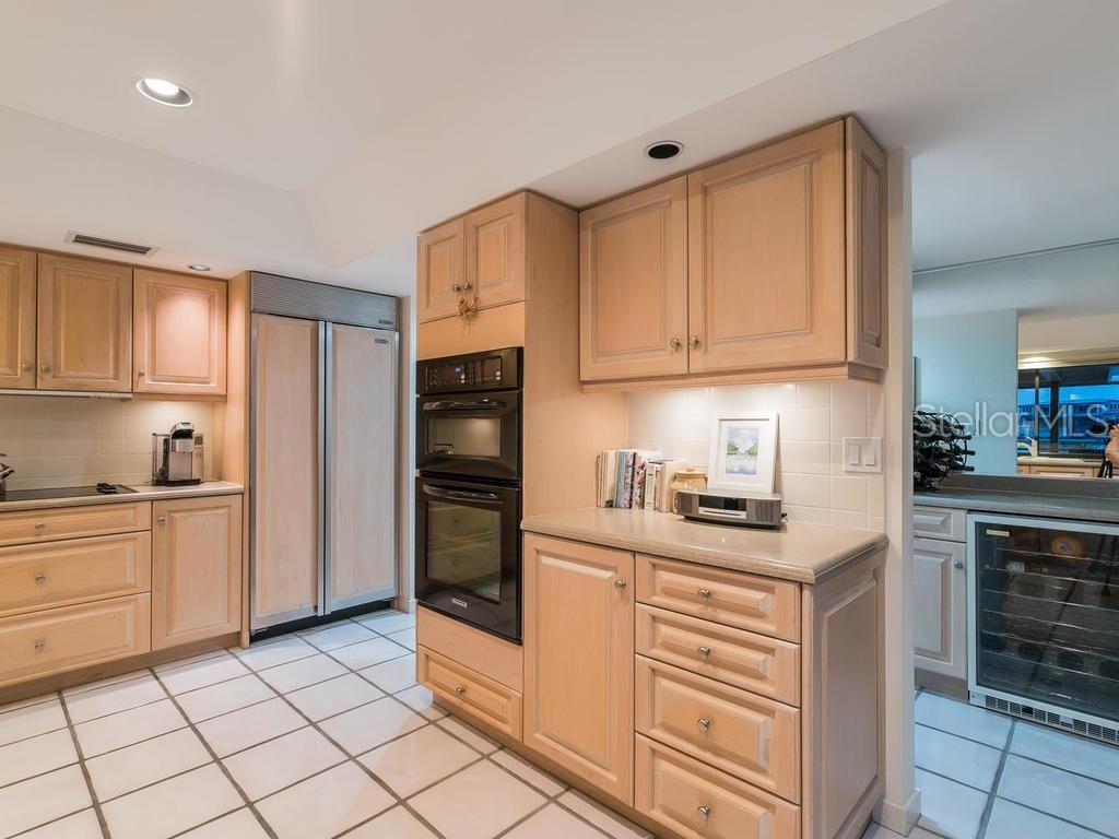 111 N WARBLER LN