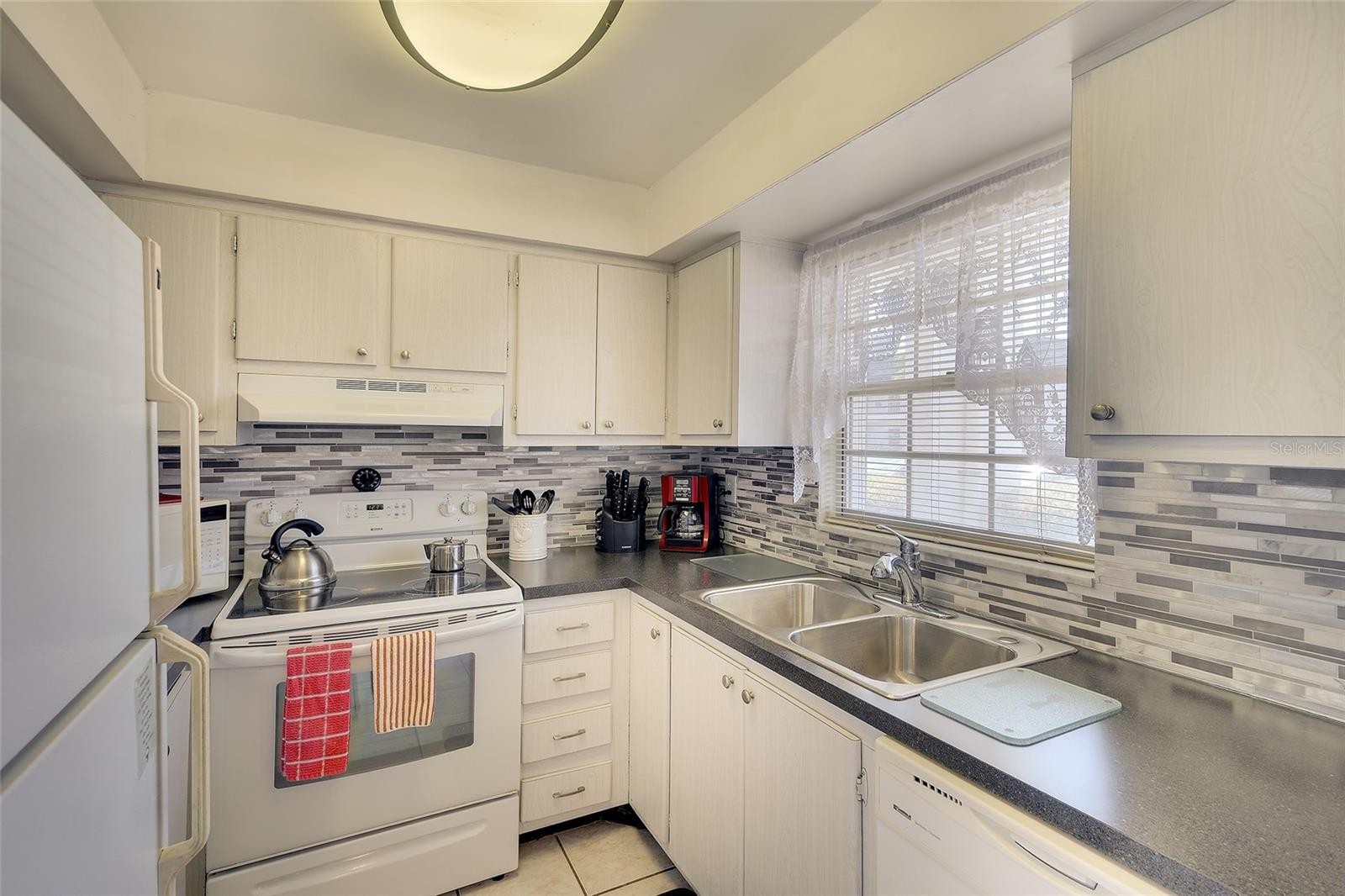 305 47TH AVENUE DR W #146