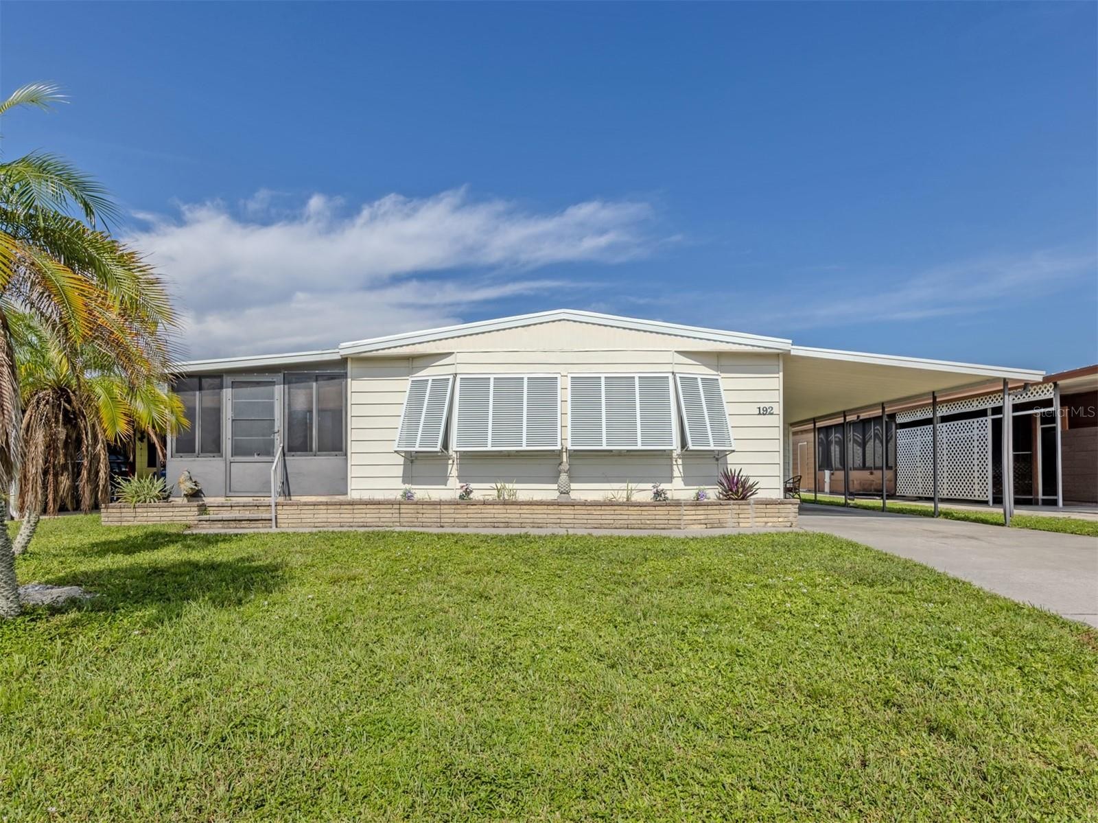 192 PALM HARBOR DR