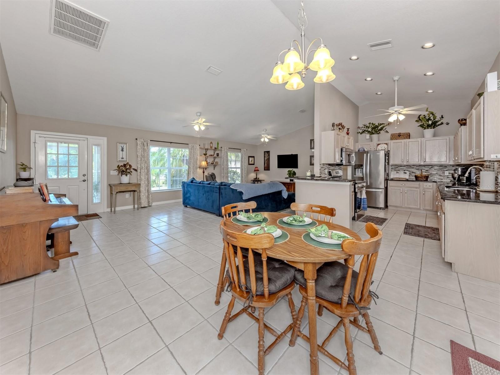 1878 ARGONNE CT