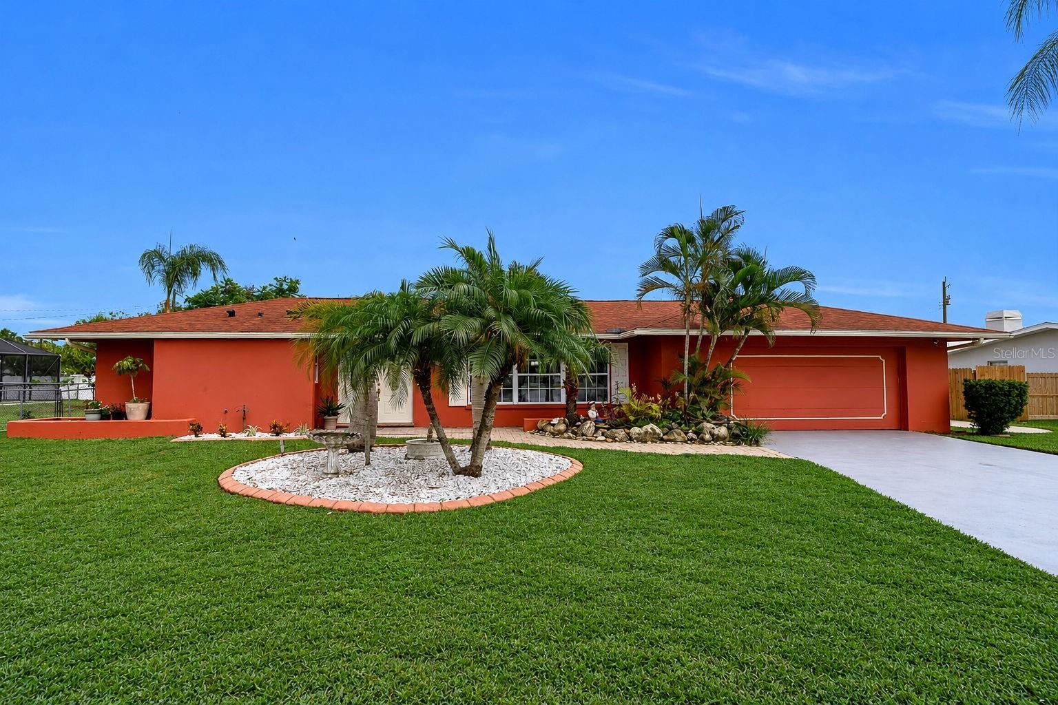 332 SHORE DR