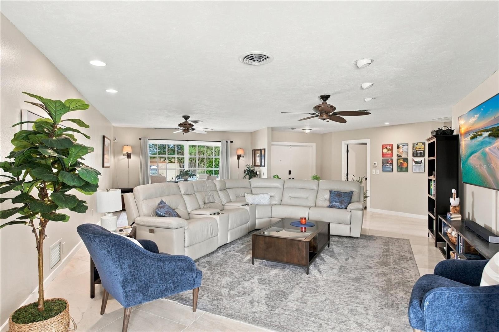 1242 PINEBROOK WAY