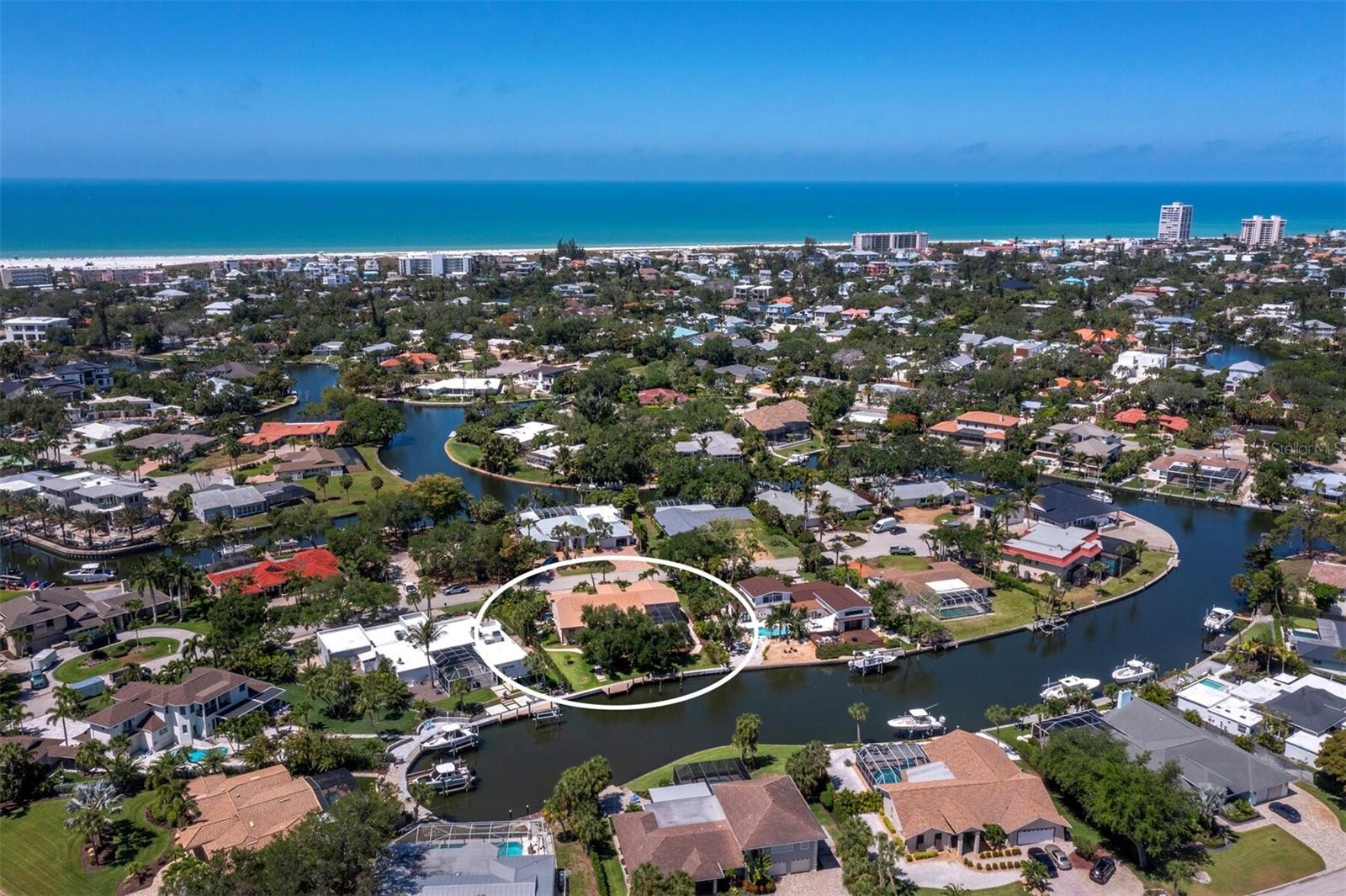 819 PARADISE WAY