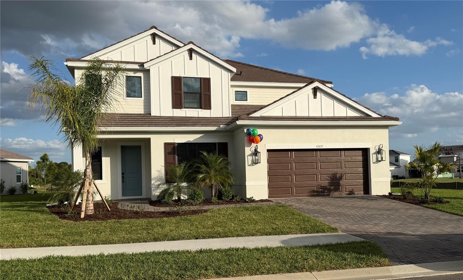 10037 CRYSTAL ISLE CIR