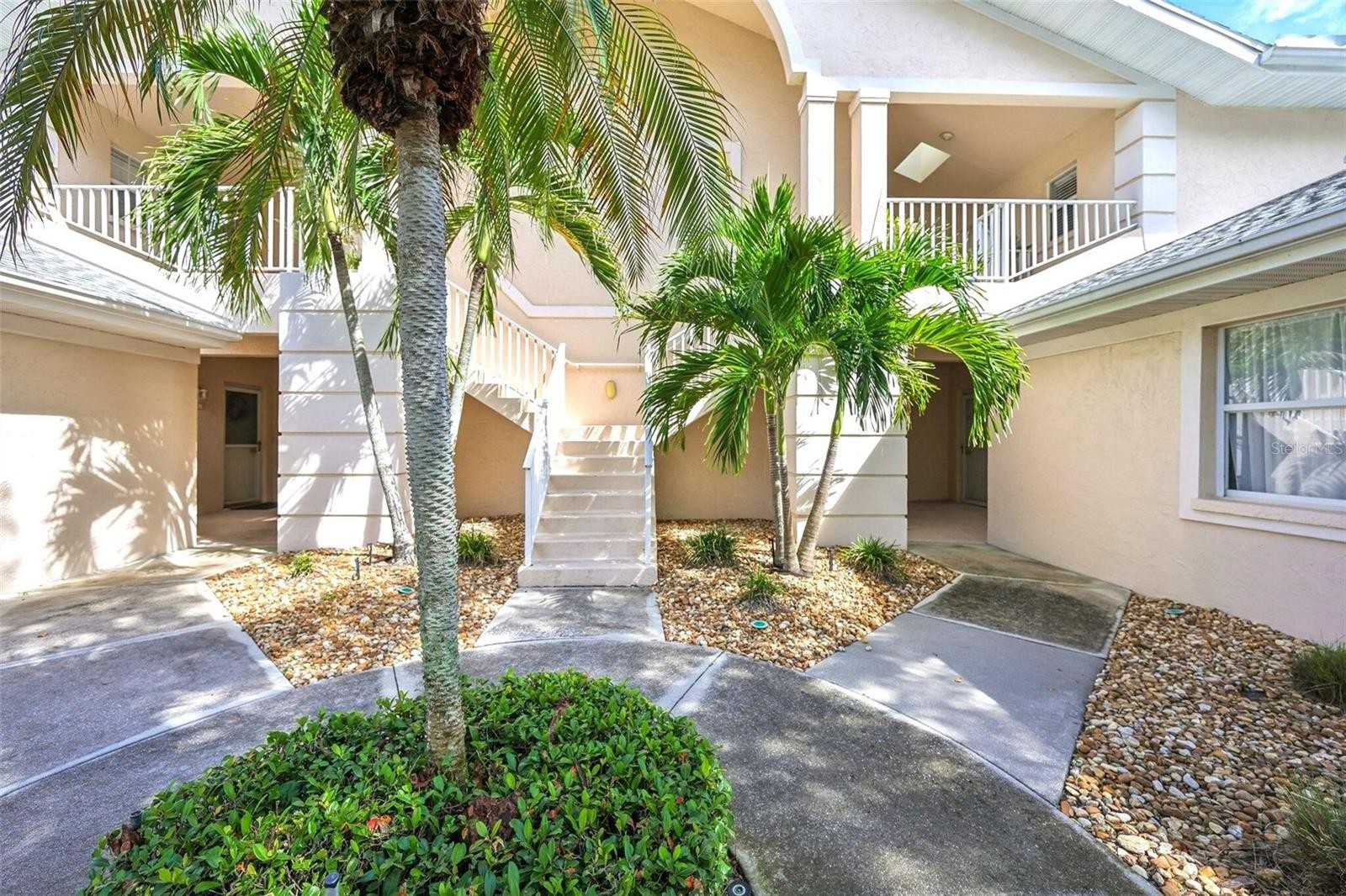 7266 ELEANOR CIR #203