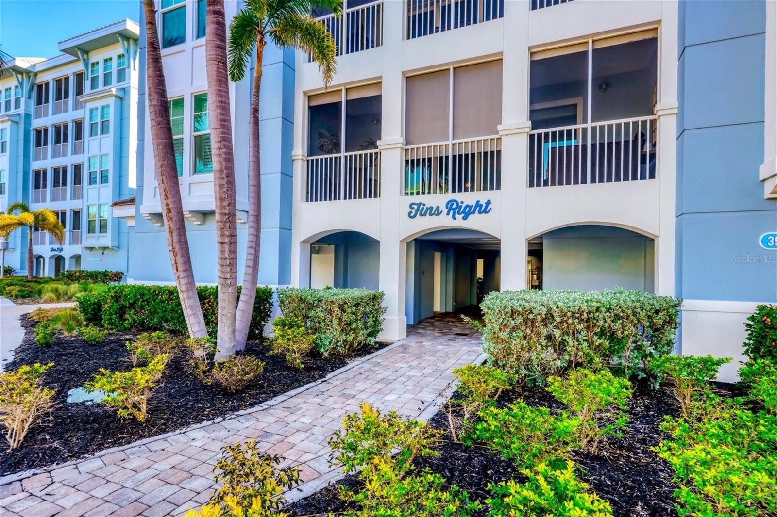 391 ARUBA CIR #401