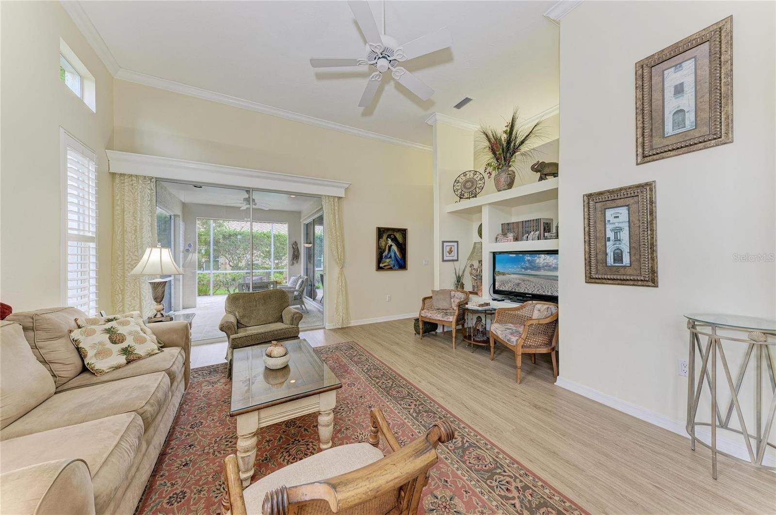 3883 ALAMANDA DR