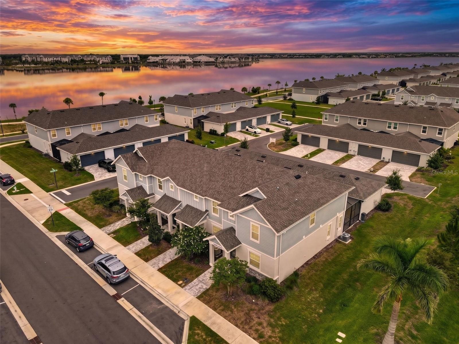 1813 FENDER LN