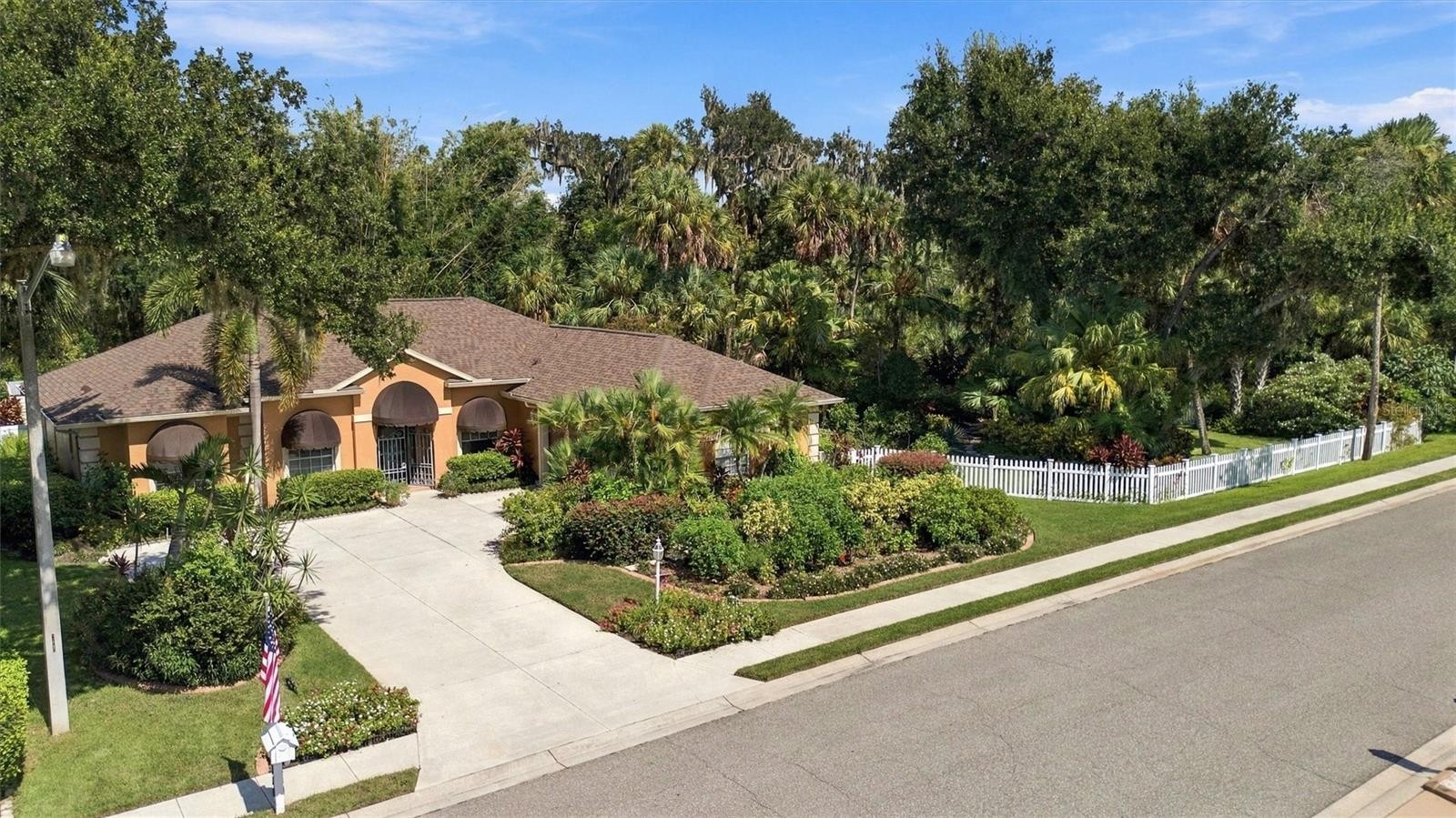 3310 RIVER WOODS DR