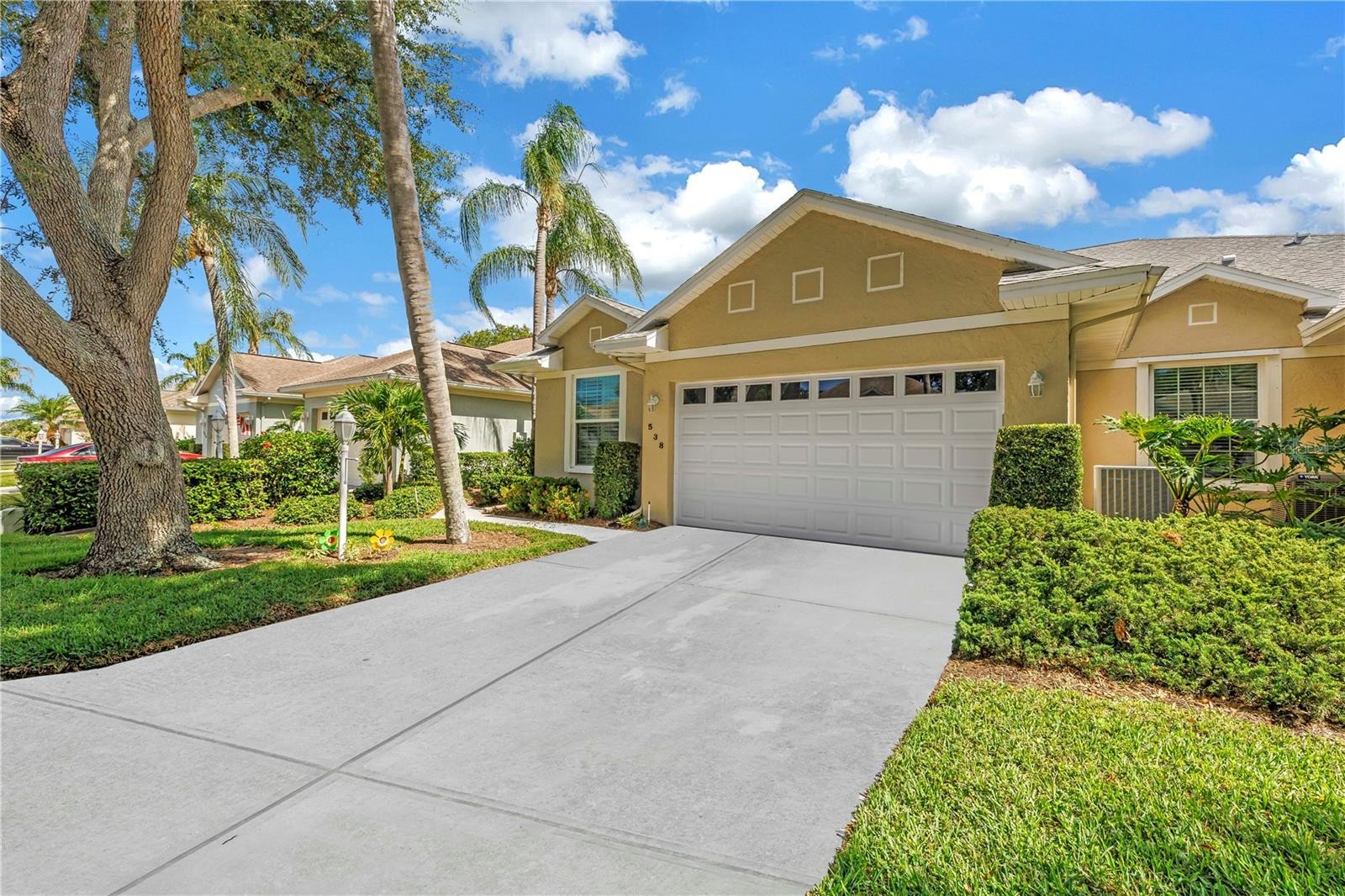 538 CATALINA ISLES CIR