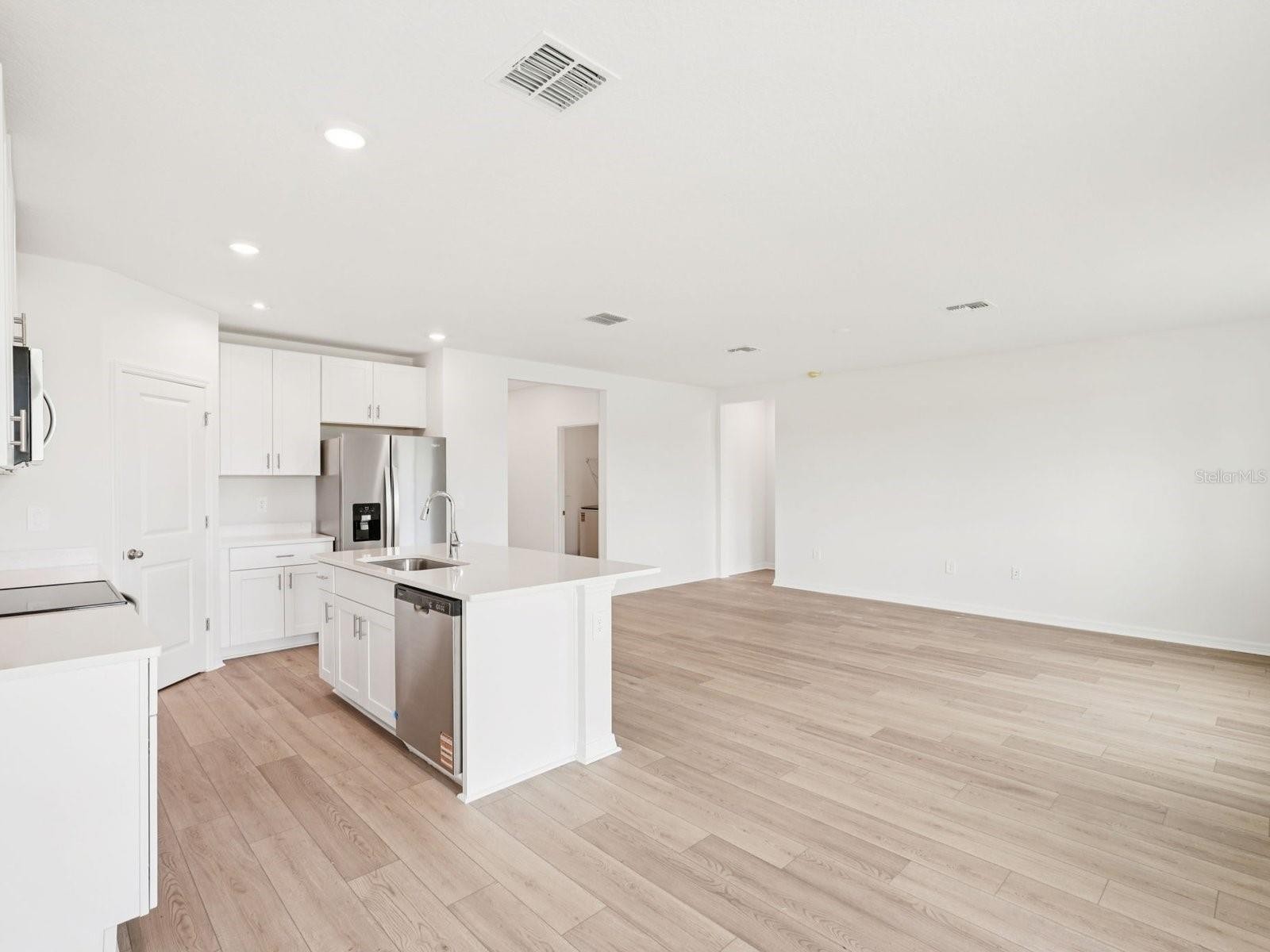 121 SYCAMORE FOLD ST
