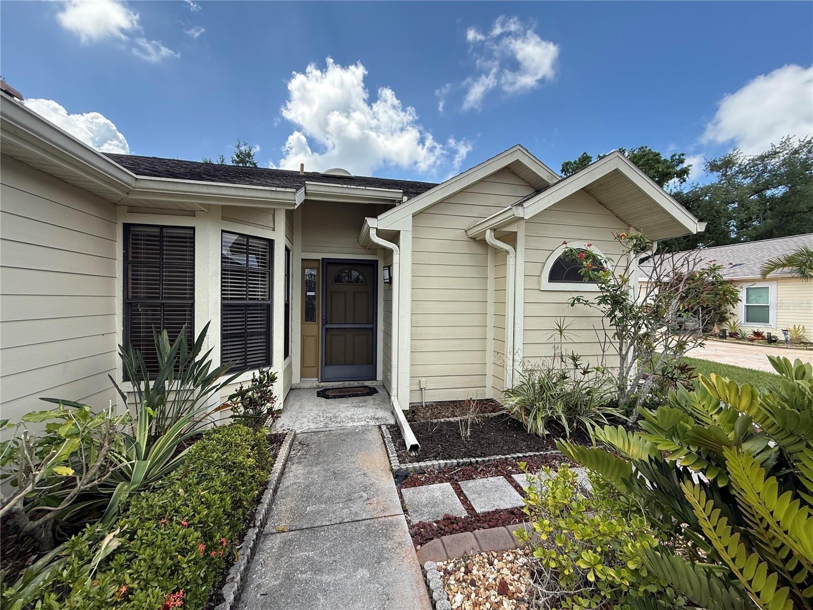 5025 82ND WAY E