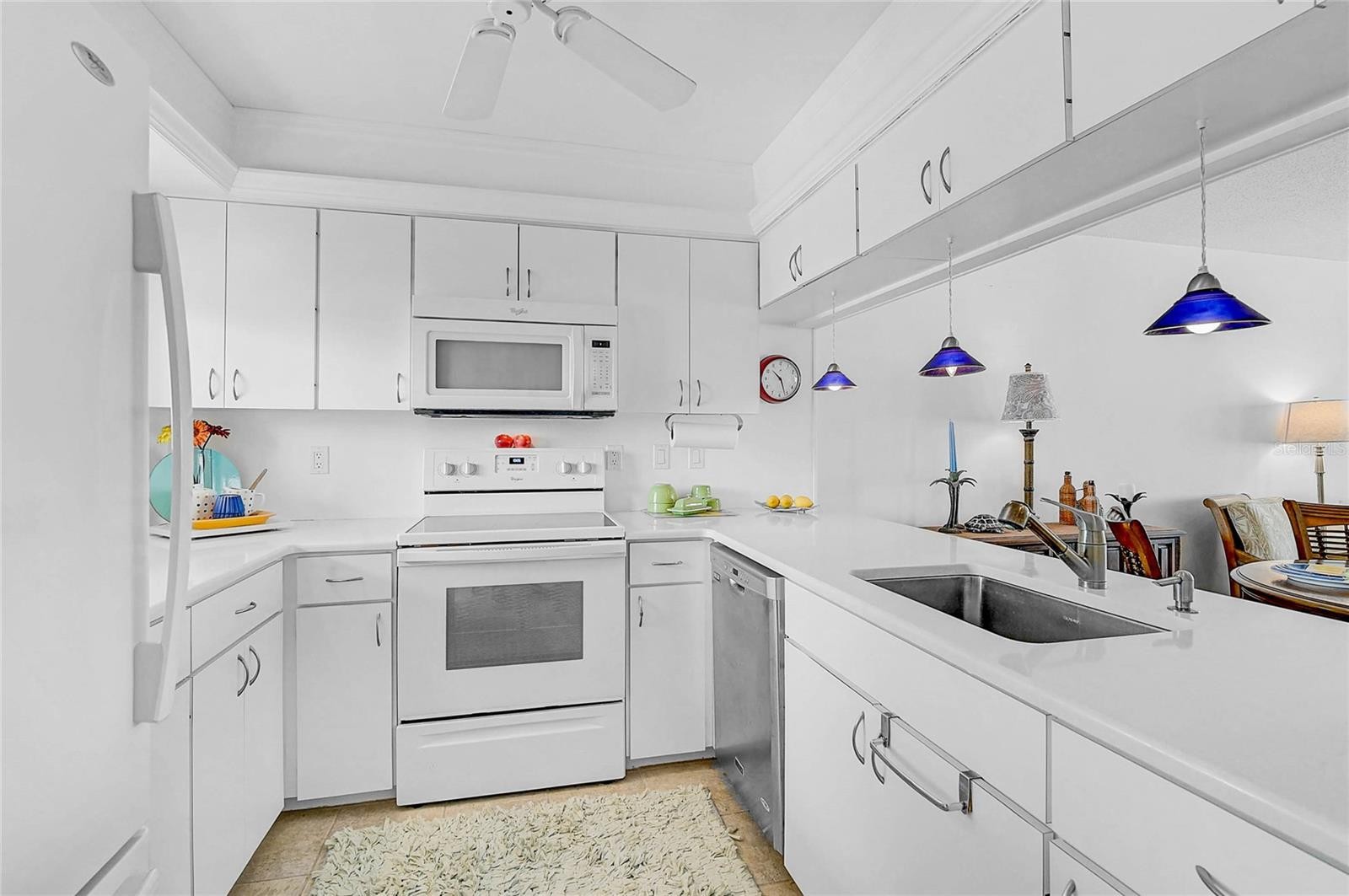 845 BENJAMIN FRANKLIN DR #402