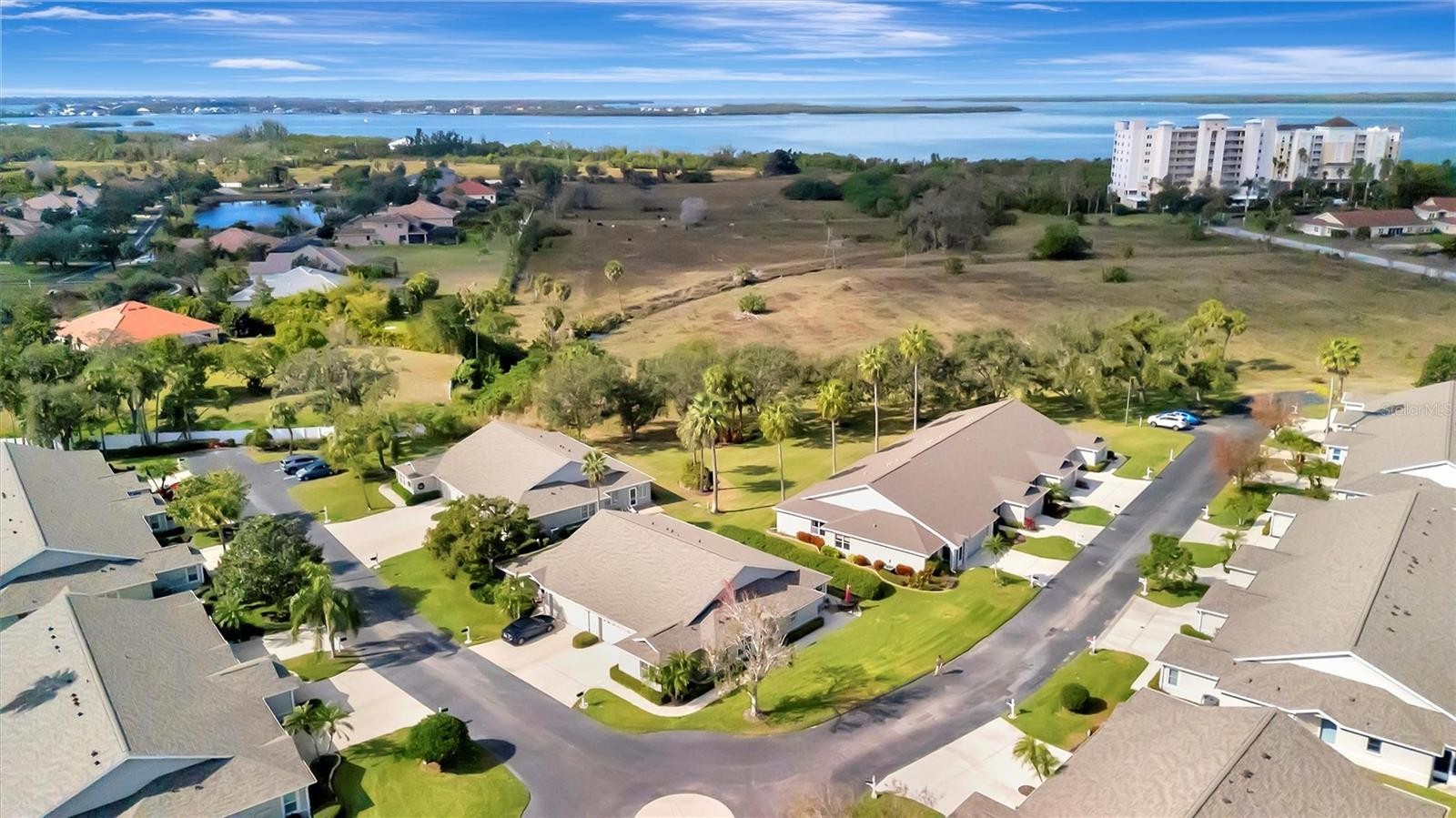 1612 FAIRWAY OAKS DR