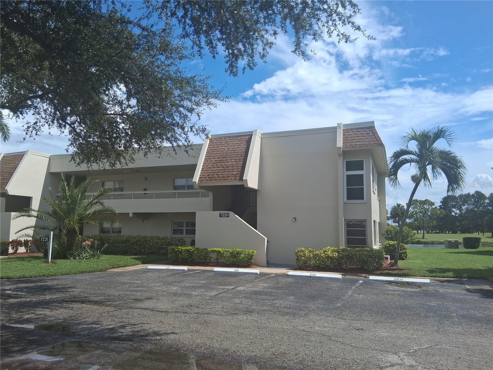 7231 W COUNTRY CLUB DR N #130