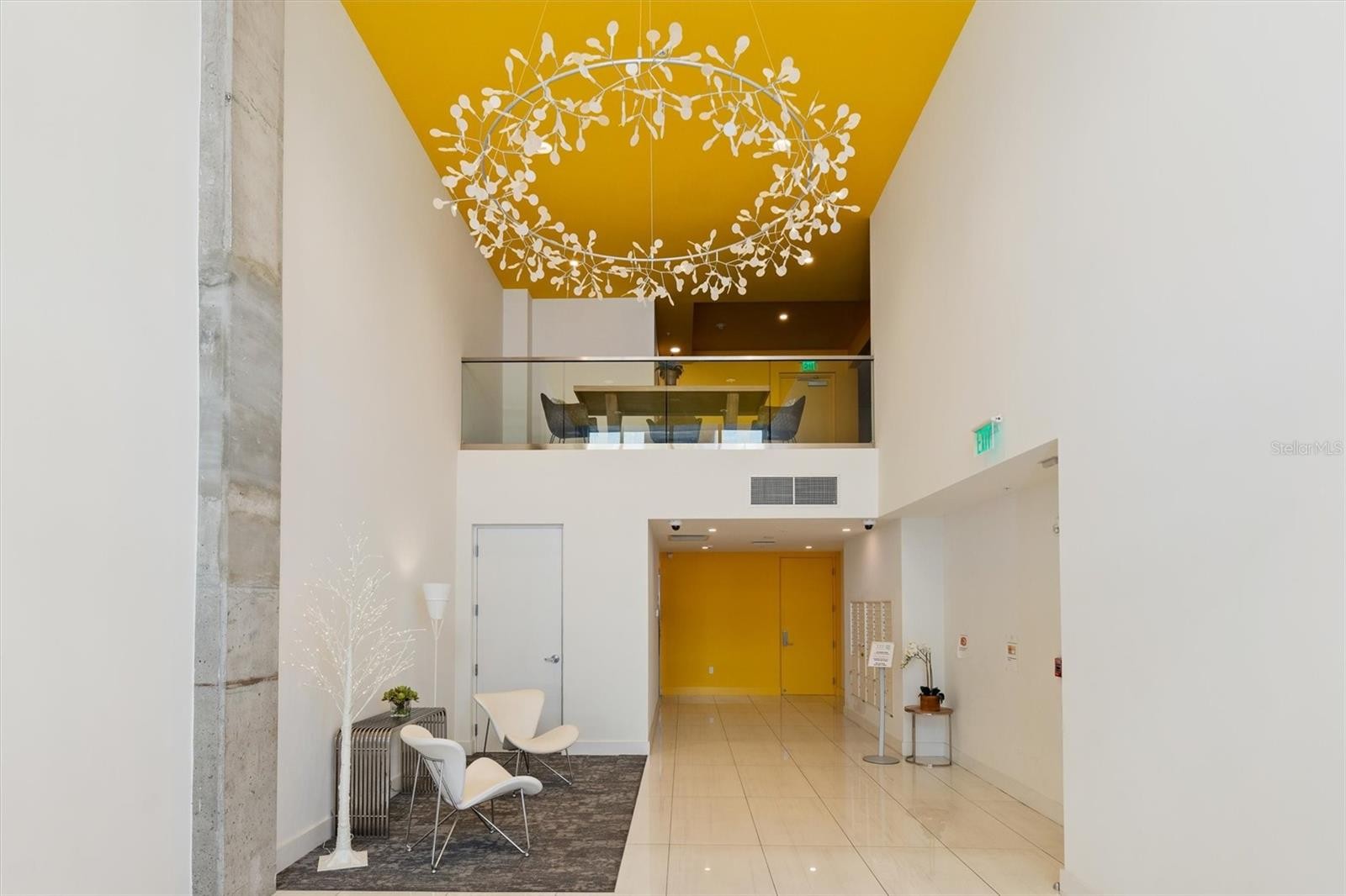 332 COCOANUT AVE #411