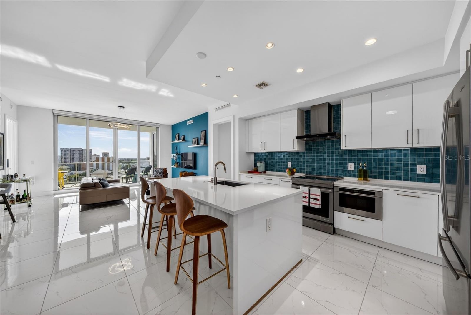 111 S PINEAPPLE AVE #904