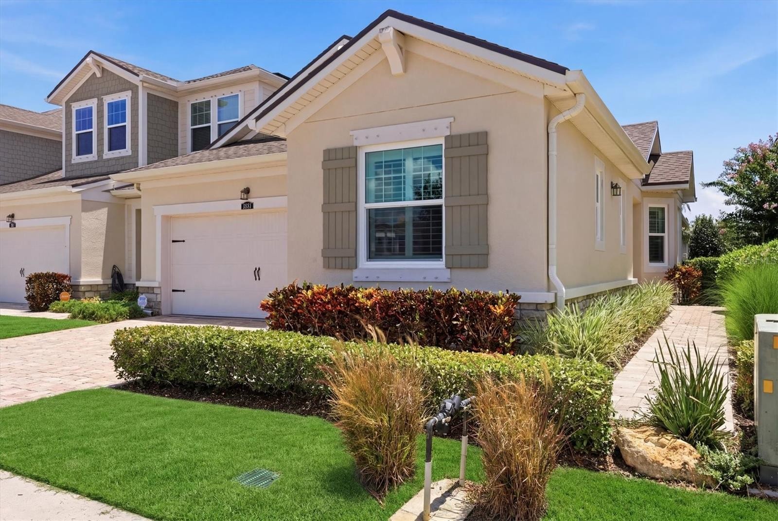 3681 DIVOT LN