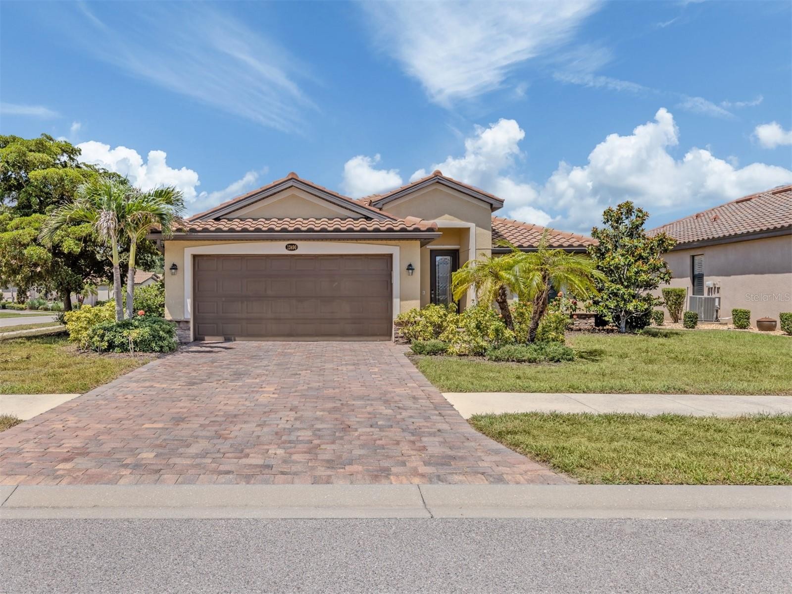 12490 CINQUETERRE DR