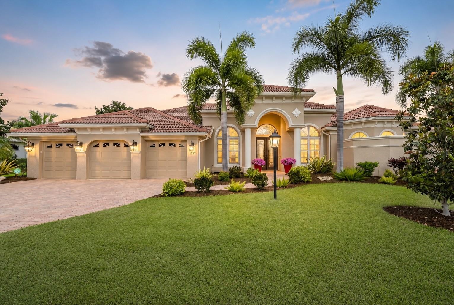 7207 ASHLAND GLN