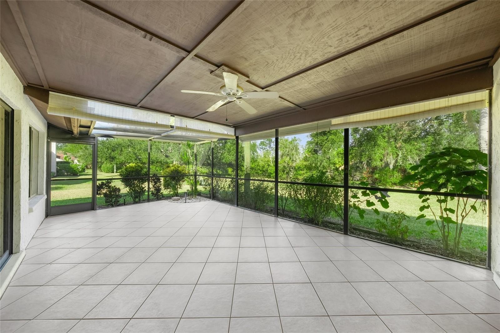 4113 CARRIAGE DR #24