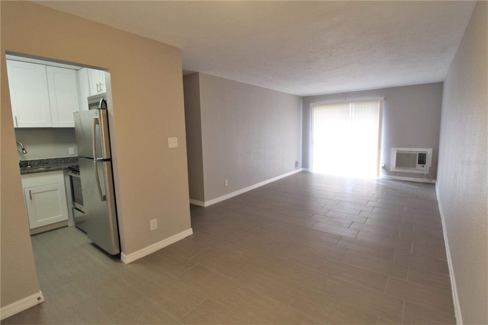 3001 BEE RIDGE RD #207