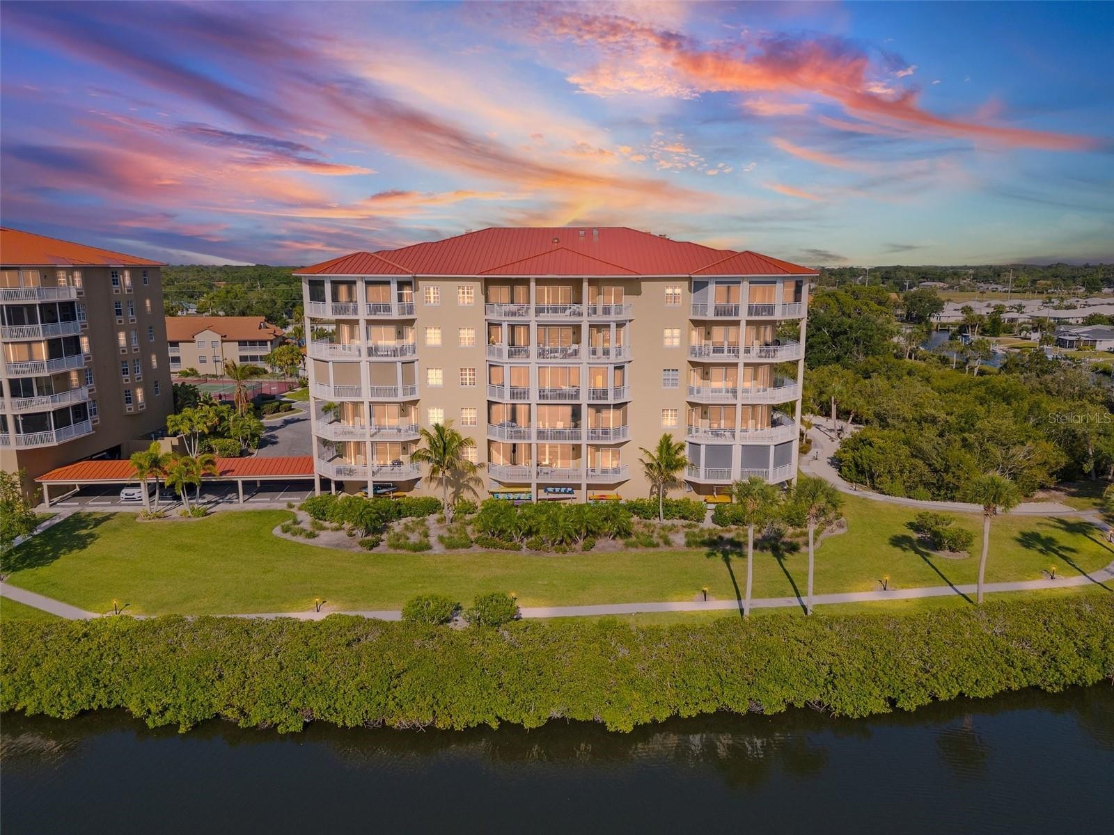 6100 JESSIE HARBOR DR #202