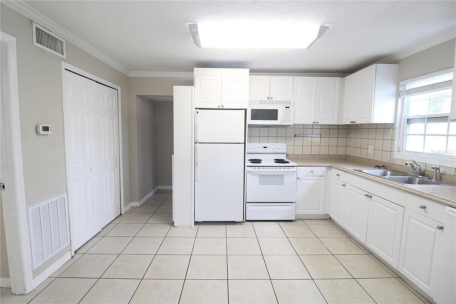 1638 REDWOOD ST #1