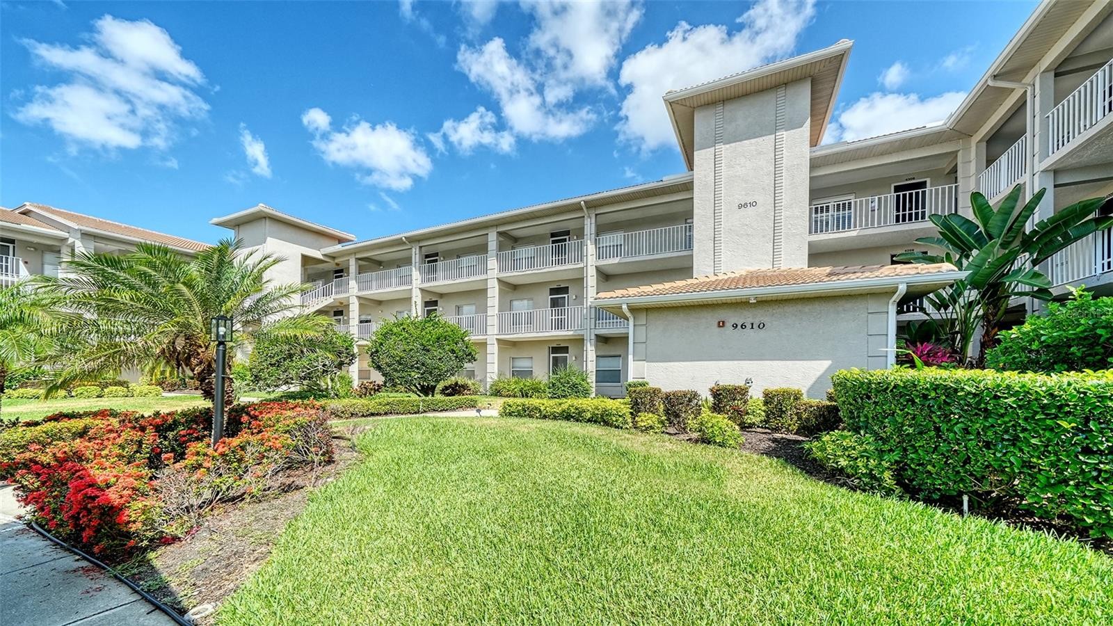 9610 CLUB SOUTH CIR #4203
