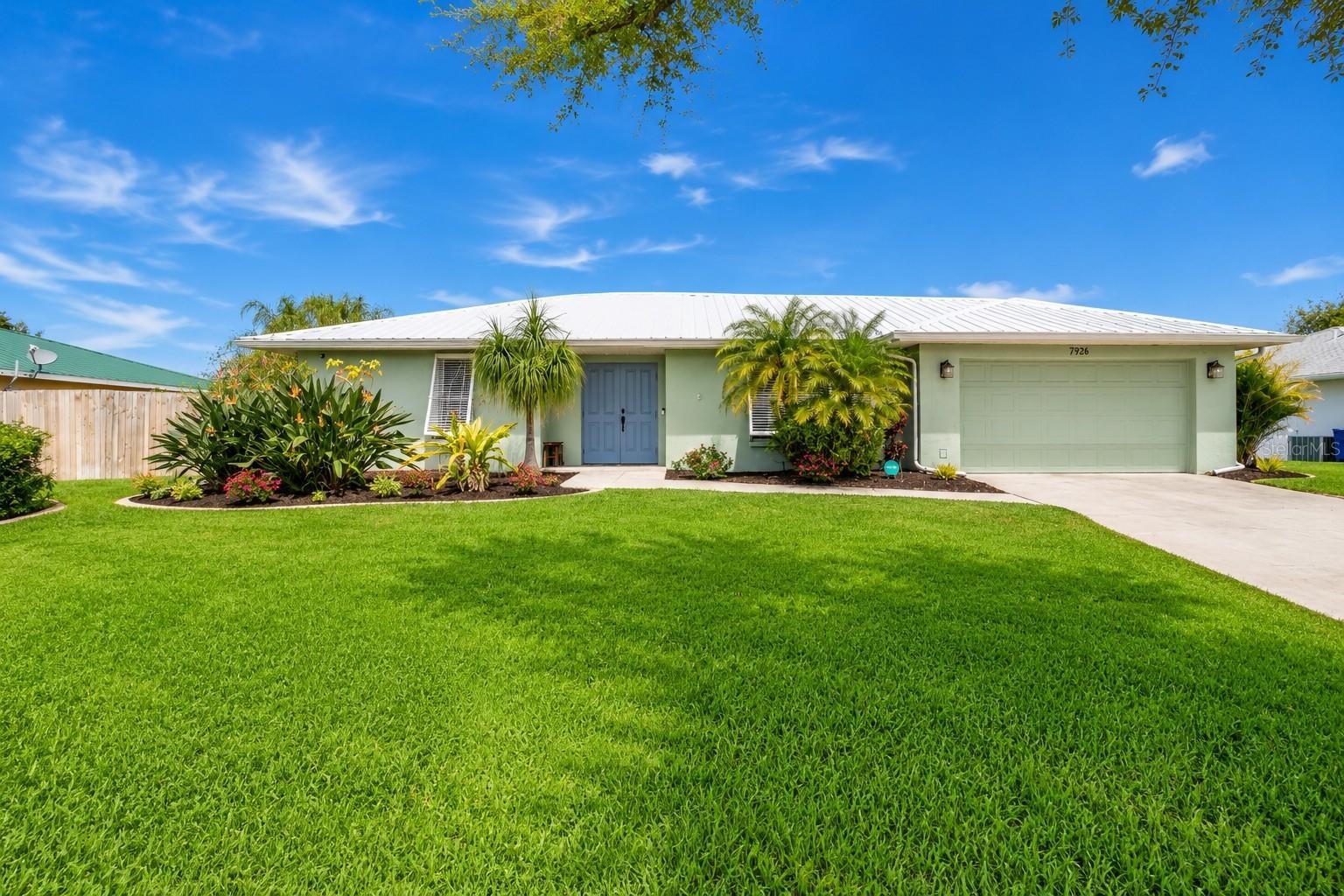 7926 CYPRESS LAKE DR