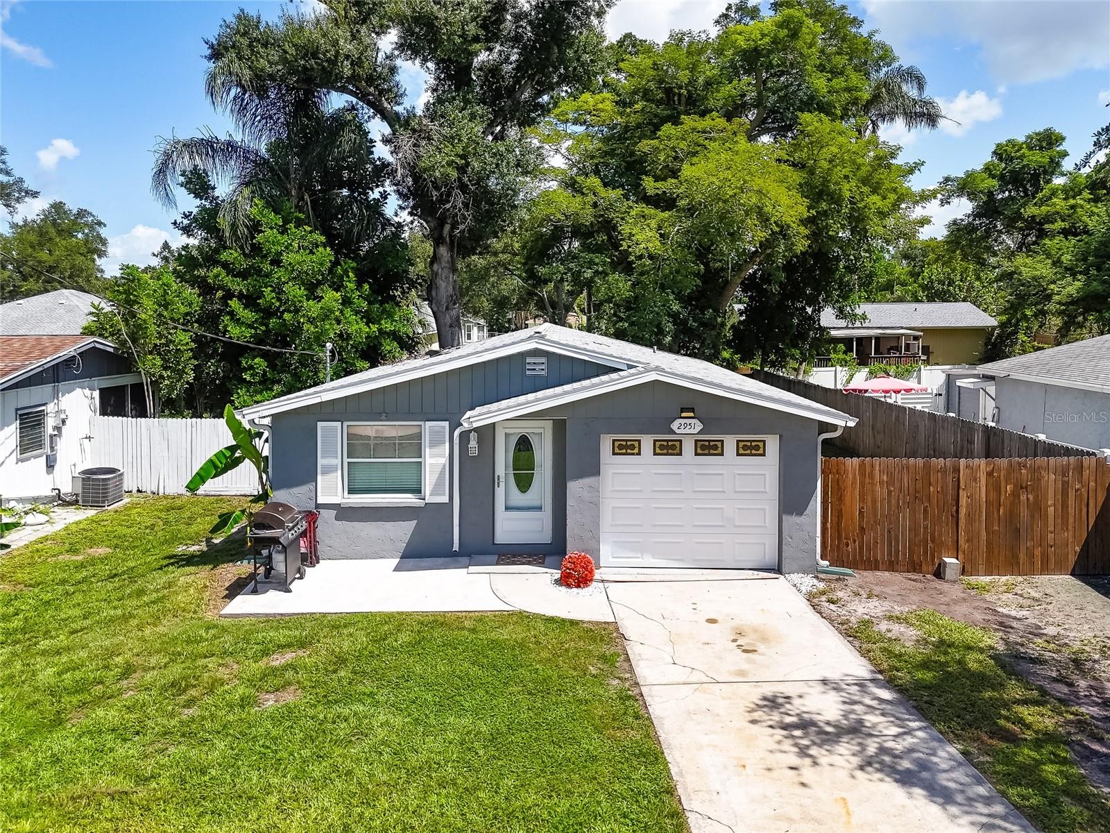 2951 EDGEWOOD LN