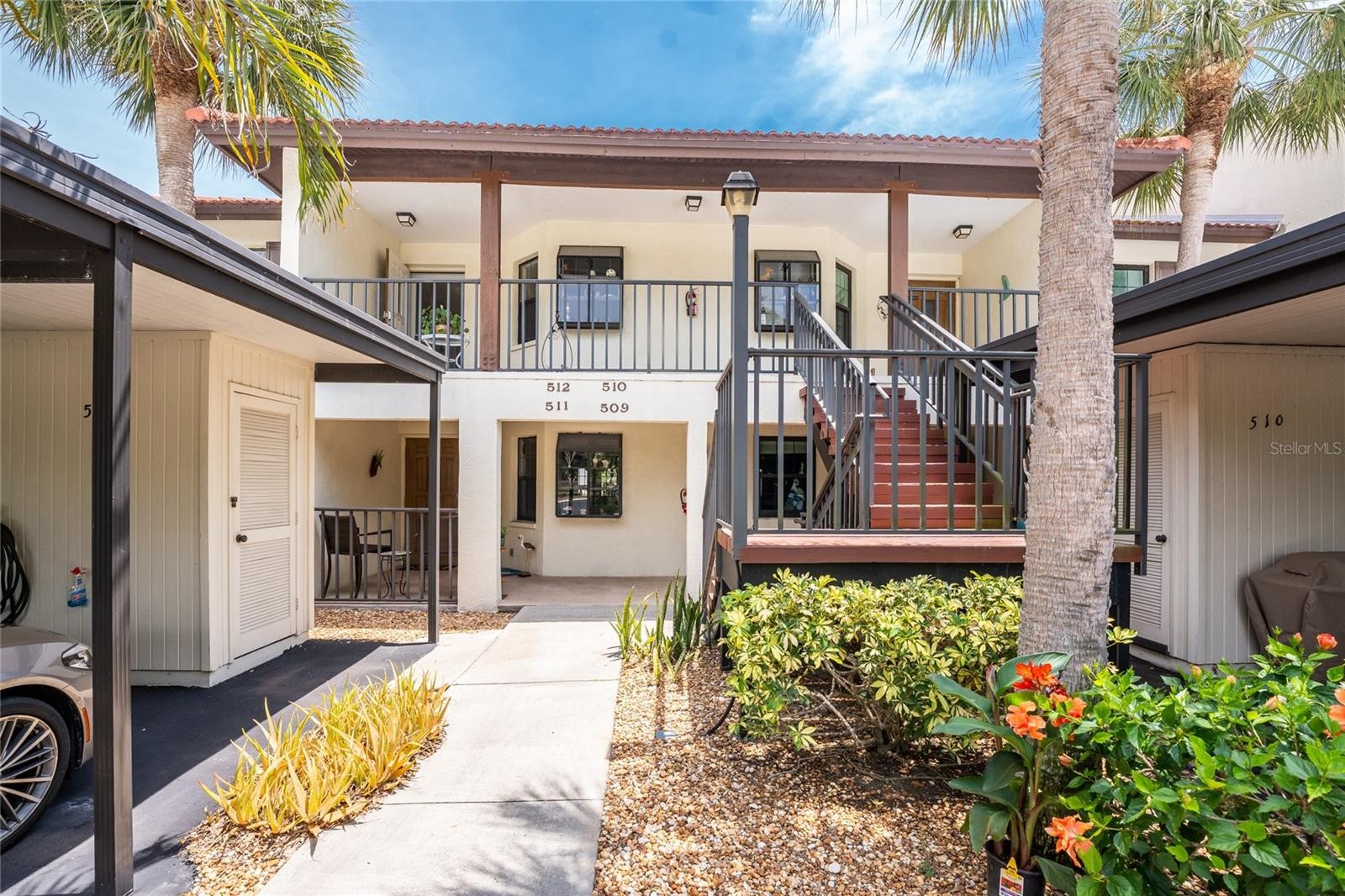 511 PINE HOLLOW CIR #511