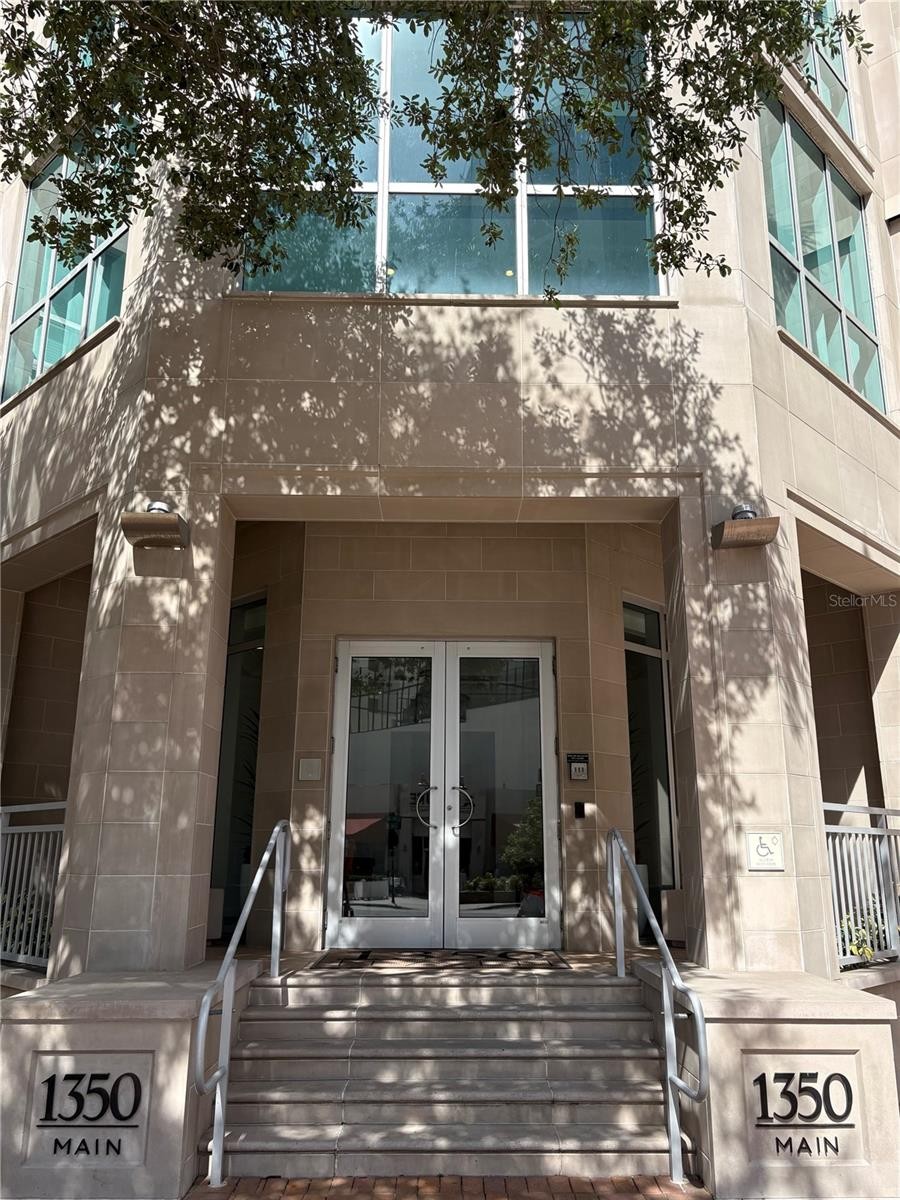 1350 MAIN ST #302