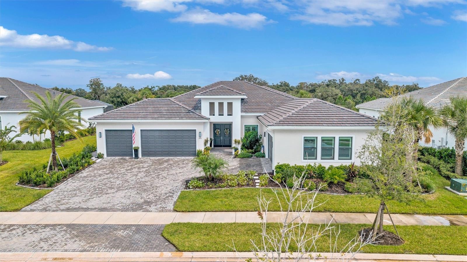 4592 MONDRIAN CT