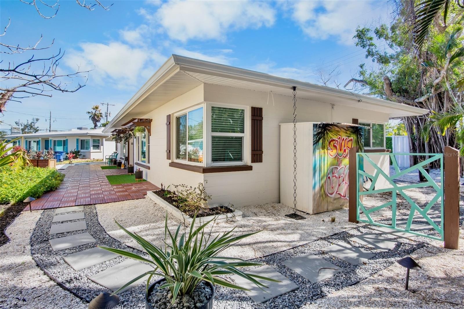1138 SUN N SEA DR