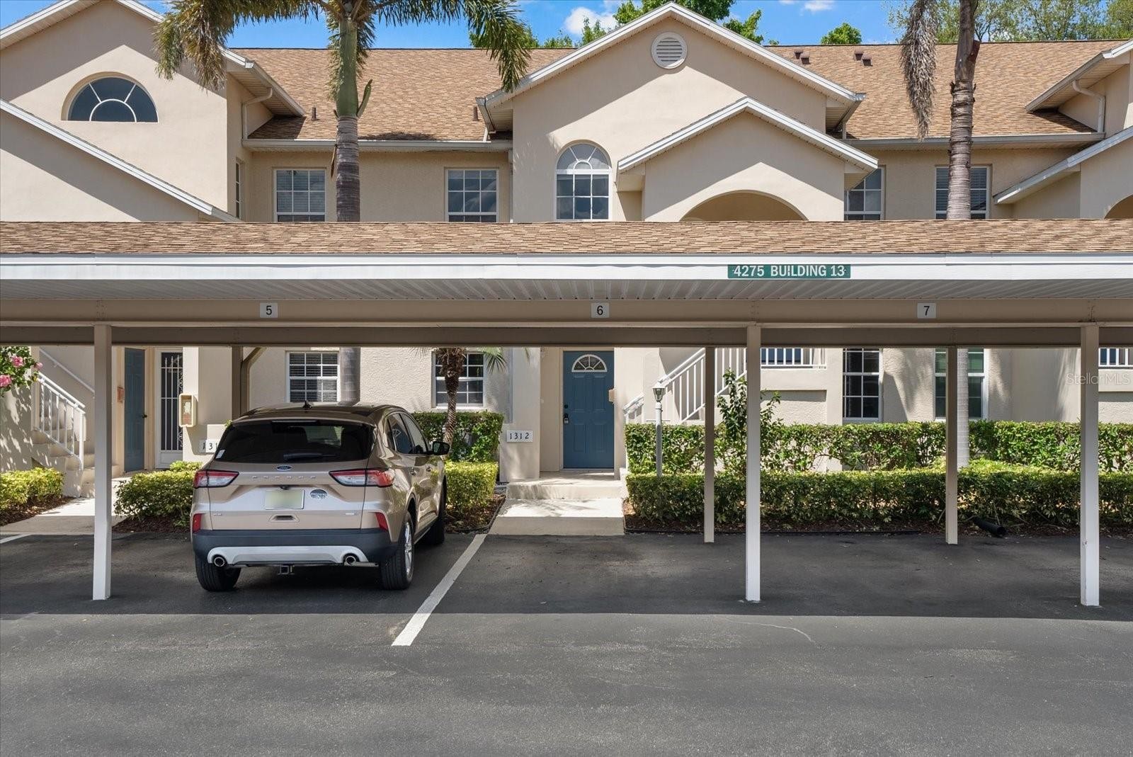 4275 CASTLEBRIDGE LN #1312