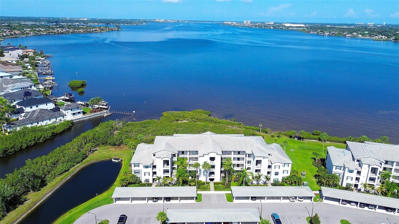 850 TIDEWATER SHORES LOOP #402