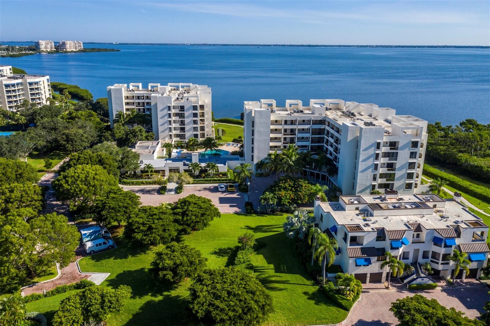 2020 HARBOURSIDE DR #417