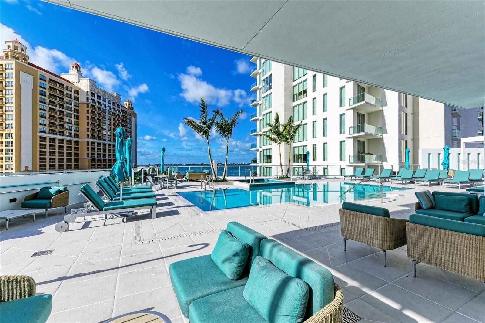 301 QUAY COMMONS #805