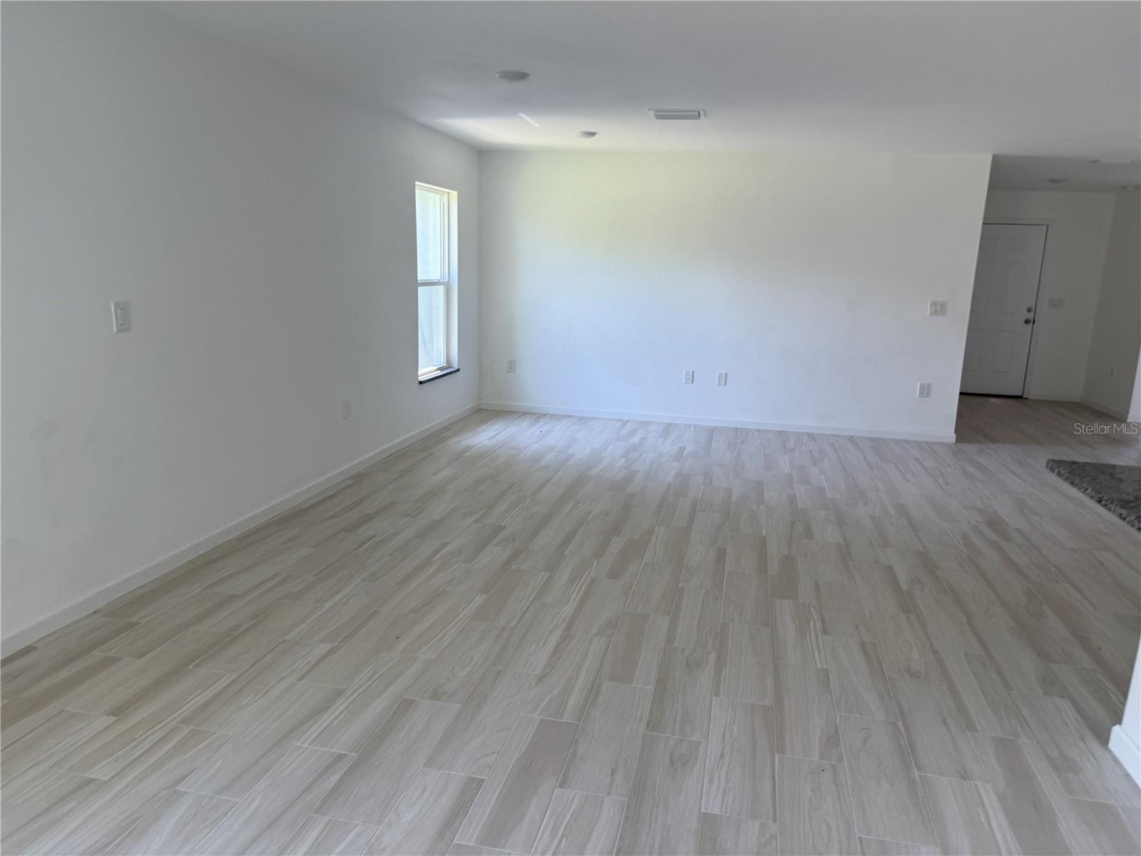 2408 VAN LEER AVE