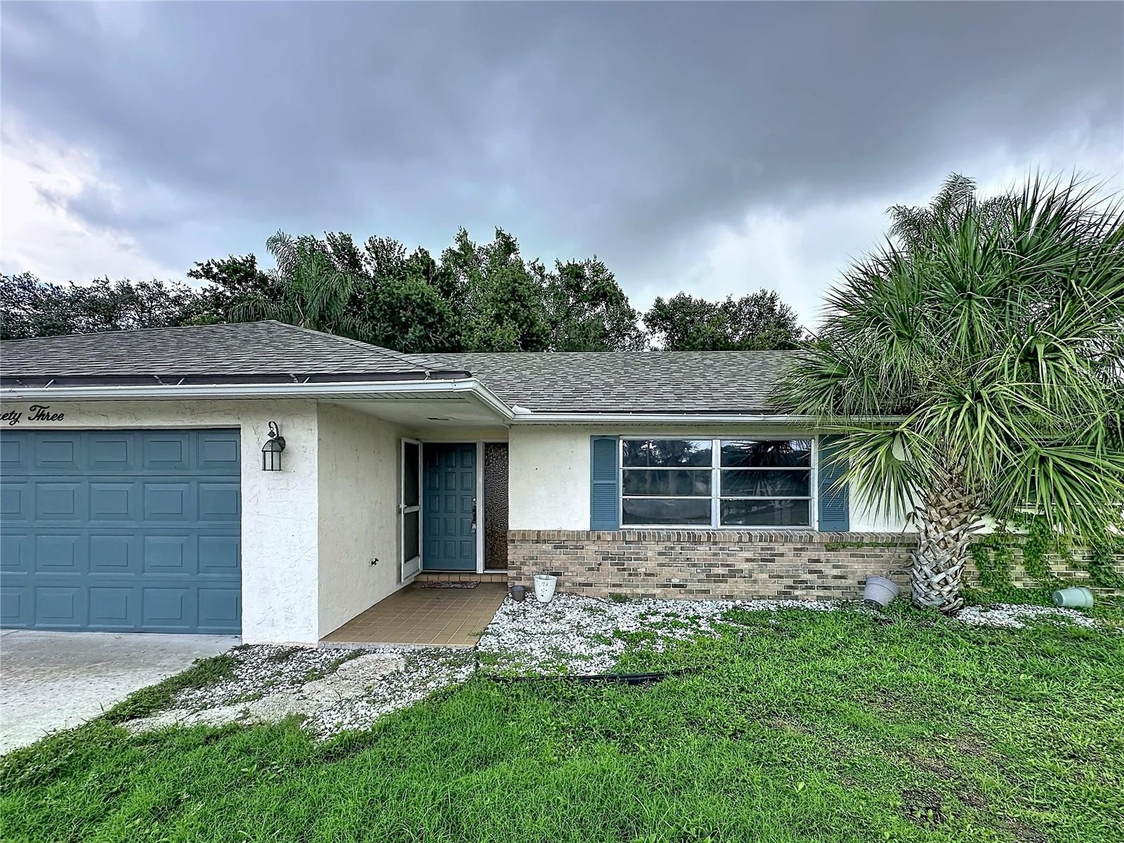 1093 N CYPRESS POINT DR