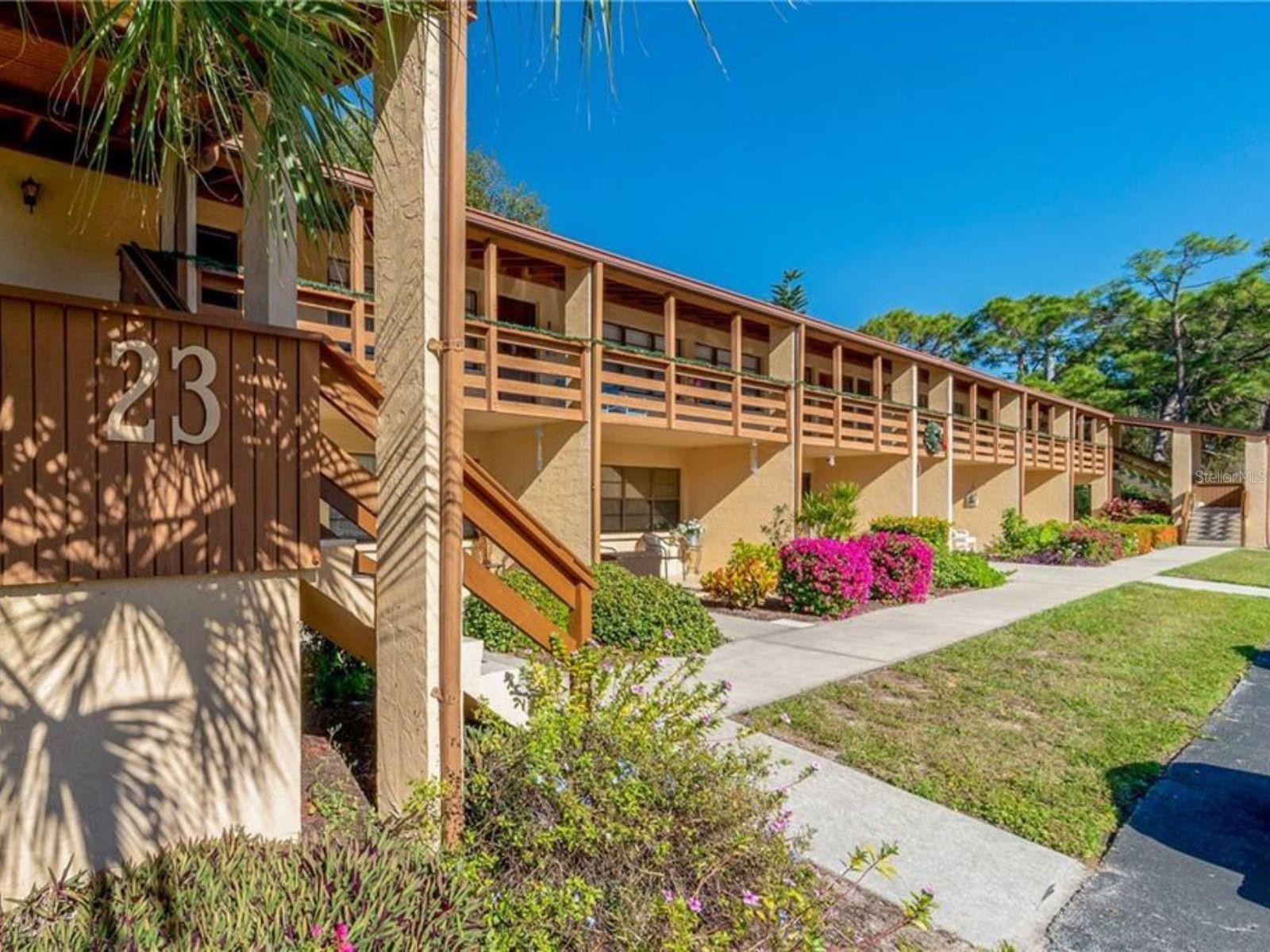 23 QUAILS RUN BLVD #23102